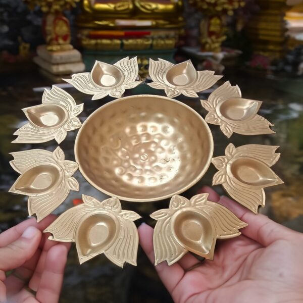 tradition Lotus Diya Urli