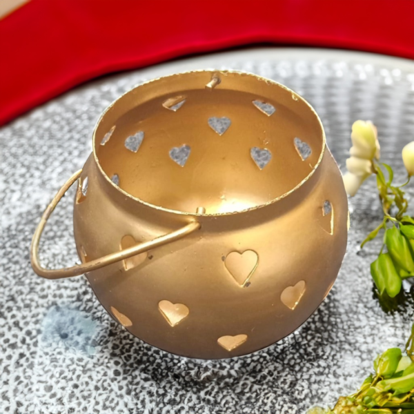 metal heart-cut bucket tea light holder