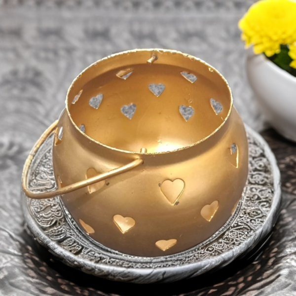 metal heart-cut bucket tea light holder